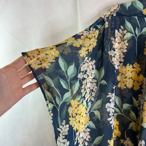 Navy and Yellow Floral‎ Short Sleeve Kimono One Size - Picture 4 of 9